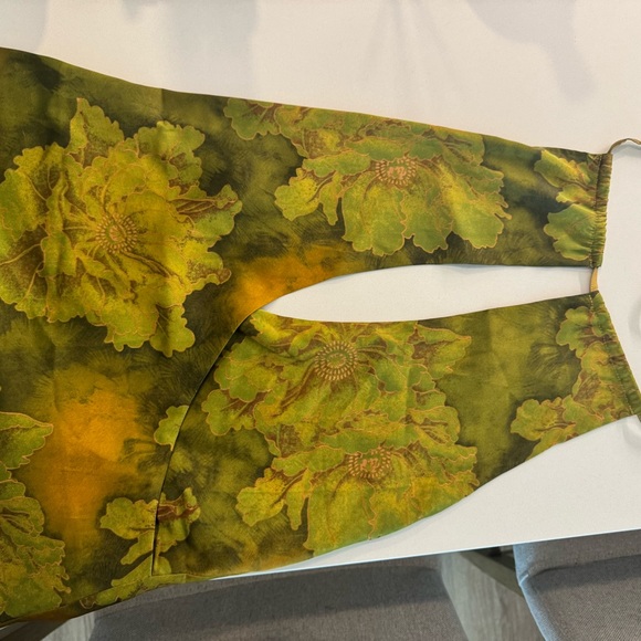 Tiger Mist MONROE Green Halter Dress - Picture 7 of 9